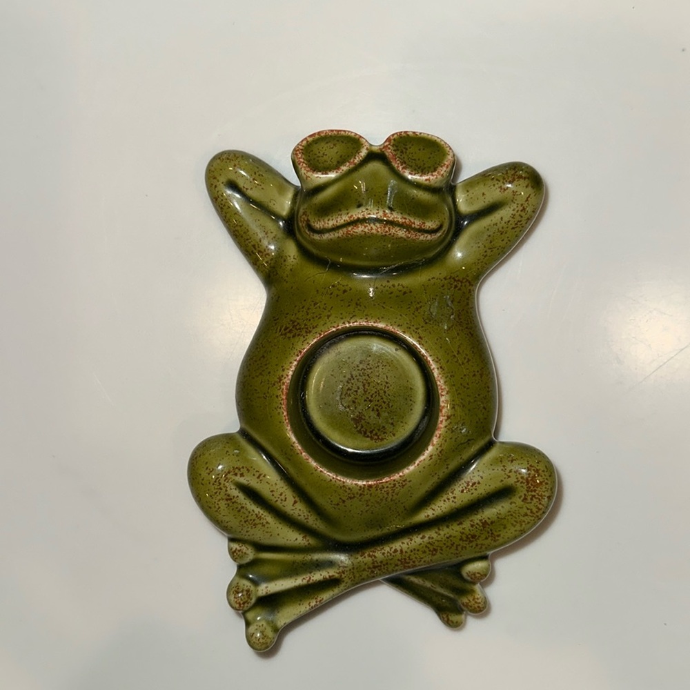 VINTAGE PARTYLITE Ceramic Sunbathing Frog Tea-light/Votive Candle Holder 7”